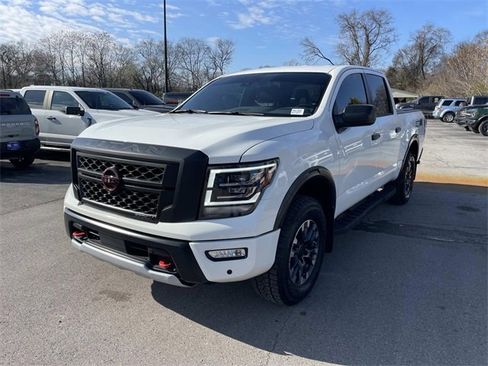 Used 2024 Nissan Titan PRO-4X w/ Pro-4x Utility Package image 7