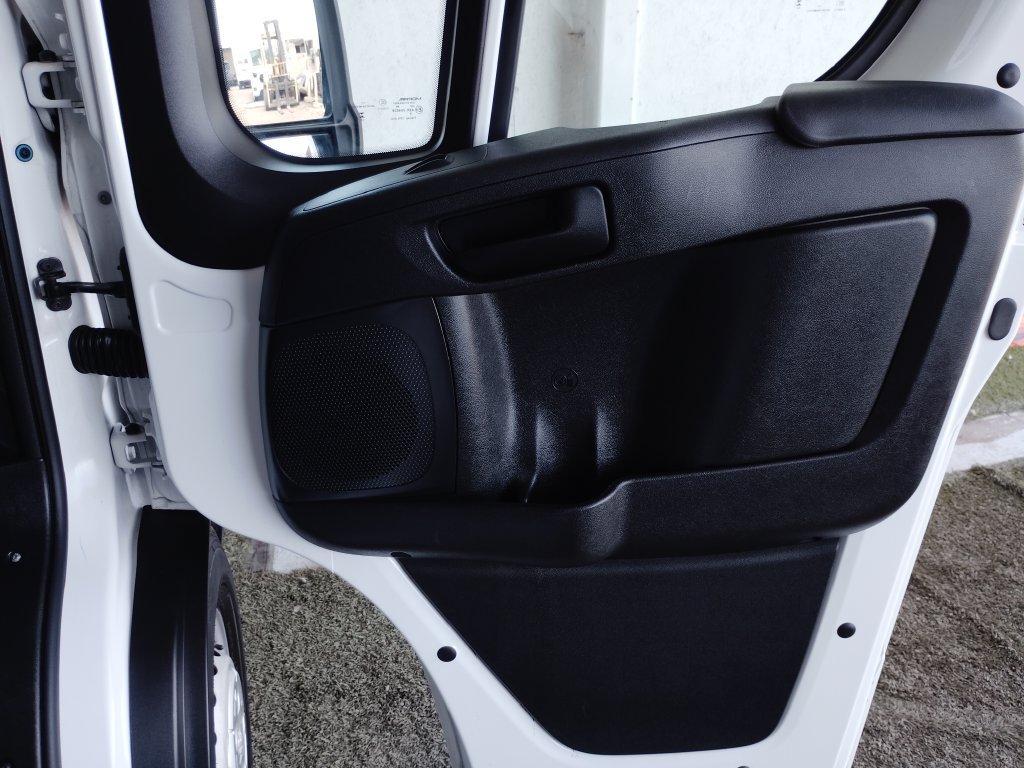 Used 2024 RAM ProMaster 2500 w/ Convenience Group FWD image 11