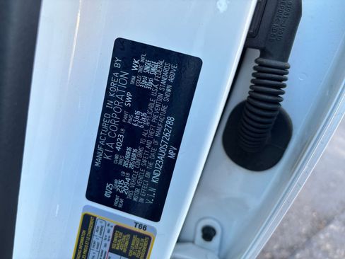 Used 2025 Kia Soul LX w/ LX Technology Package image 23