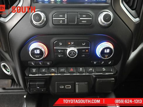 Used 2022 GMC Sierra 2500 AT4 w/ AT4 Premium Plus Package AWD/4WD image 24
