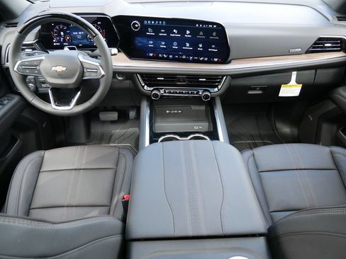 New 2026 Chevrolet Suburban High Country AWD/4WD image 17