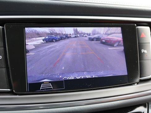 Used 2020 Buick Enclave Essence image 26