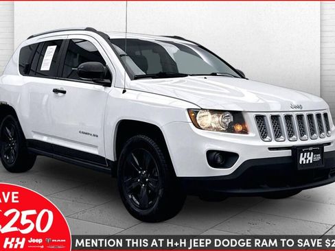 Used 2017 Jeep Compass Latitude image 1