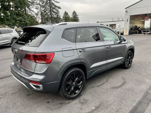 Used 2022 Volkswagen Taos SE AWD/4WD image 5
