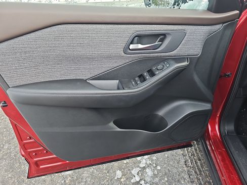 Certified 2022 Nissan Rogue SV image 15