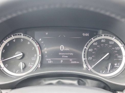 Used 2022 Toyota Highlander XSE FWD image 28