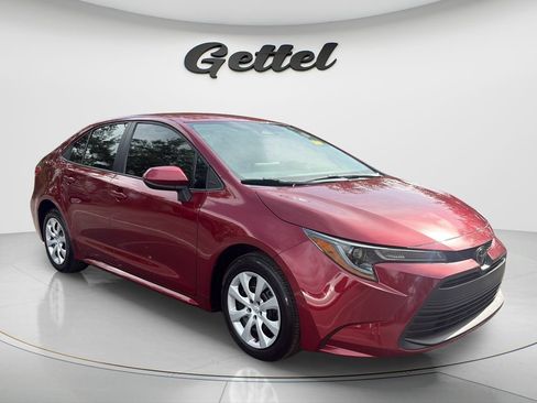 Used 2024 Toyota Corolla LE FWD image 3