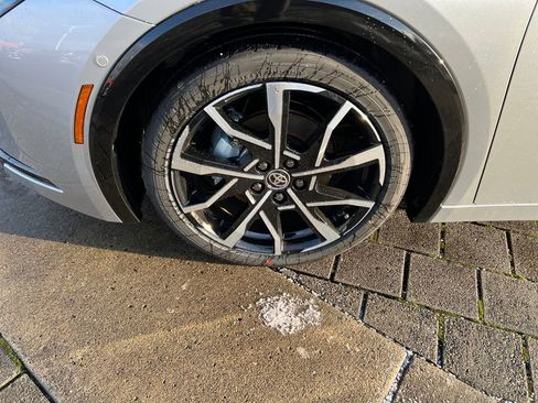 New 2026 Toyota Prius Plug-In Hybrid image 10