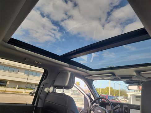 Used 2024 Ford F250 Lariat w/ Tremor Off-Road Package image 31