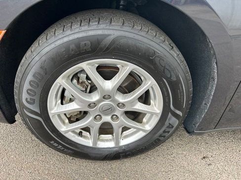 Used 2021 Chrysler Pacifica Touring-L FWD image 47