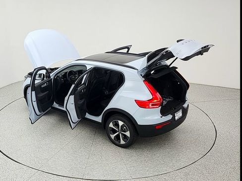 New 2026 Volvo XC40 B5 Plus w/ Climate Package AWD/4WD image 41