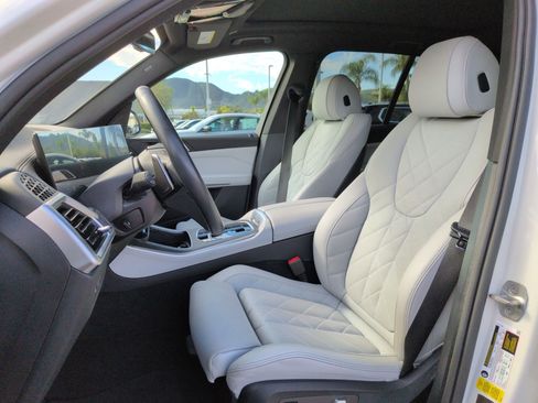 Certified 2024 BMW X5 sDrive40i w/ Premium Package image 16