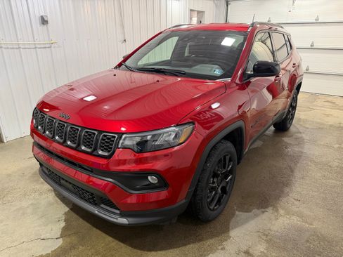 New 2026 Jeep Compass Latitude image 4