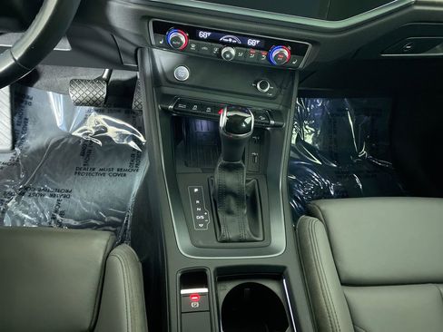 Used 2020 Audi Q3 2.0T Premium Plus w/ Premium Plus Package image 16