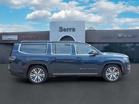 Used 2023 Jeep Grand Wagoneer L Series III AWD/4WD image 8