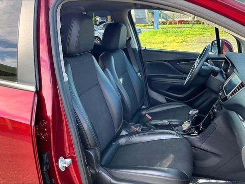 Used 2021 Buick Encore Preferred AWD/4WD image 10