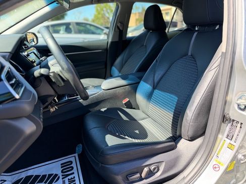 Used 2018 Toyota Camry SE FWD image 9