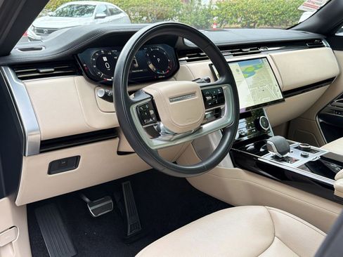 Used 2023 Land Rover Range Rover SE image 4