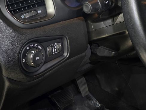 Used 2020 Jeep Renegade Limited w/ Safety and Security Group image 19