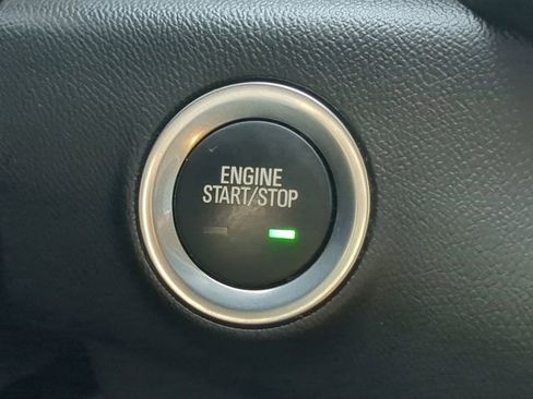 Used 2024 GMC Terrain SLE w/ Driver Convenience Package FWD image 26