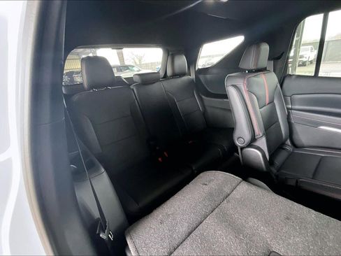 New 2026 Chevrolet Traverse RS w/ LPO, Floor Liner Package image 24