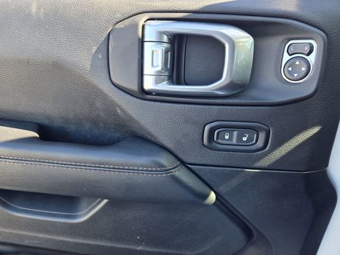 Used 2021 Jeep Wrangler Unlimited Rubicon w/ Trailer Tow Package image 21