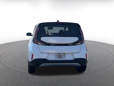 Used 2025 Kia Soul LX w/ LX Technology Package image 12