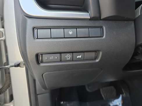 Used 2024 Nissan Rogue SV AWD/4WD image 24