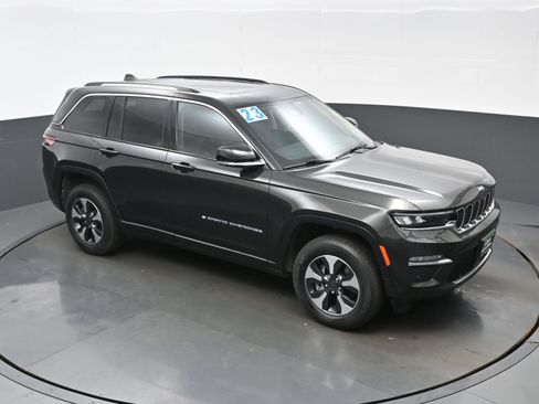 Used 2023 Jeep Grand Cherokee 4WD 4xe w/ Luxury Tech Group II image 43