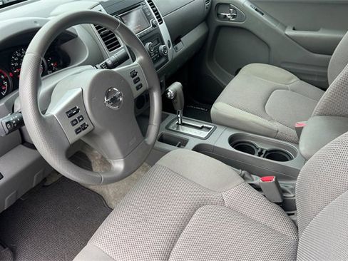 Used 2015 Nissan Frontier SV w/ SV Value Truck Package image 10