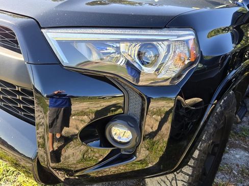 Used 2022 Toyota 4Runner SR5 RWD image 6