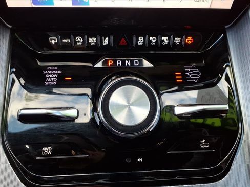 Used 2023 Jeep Grand Wagoneer Series III image 23