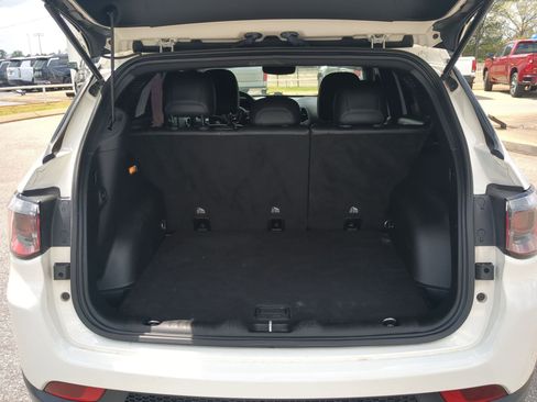 Used 2021 Jeep Compass Latitude image 24