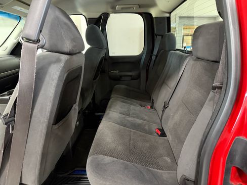 Used 2007 Chevrolet Silverado 1500 LT w/ 1LT Convenience Package AWD/4WD image 12