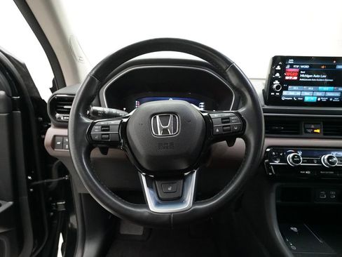 Used 2024 Honda Pilot Elite image 4