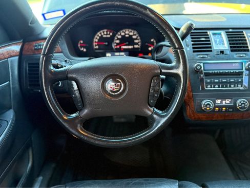 Used 2008 Cadillac DTS w/ Sun And Sound Package FWD image 14