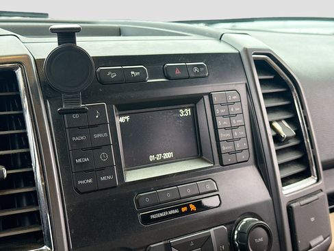 Used 2015 Ford F150 XLT w/ Equipment Group 301A Mid image 9