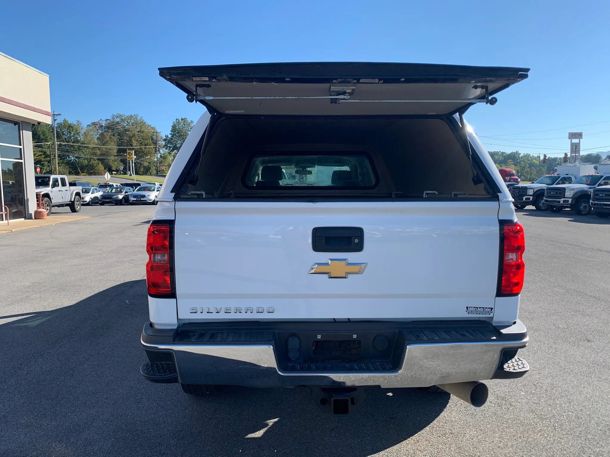 Used 2017 Chevrolet Silverado 3500 W/T AWD/4WD image 32