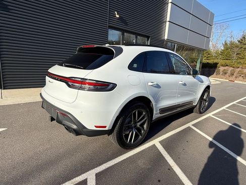 Certified 2025 Porsche Macan Turbo image 7