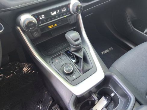 Used 2022 Toyota RAV4 XLE w/ Convenience Package AWD/4WD image 14