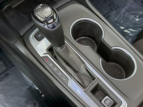 Used 2020 Chevrolet Equinox Premier image 19