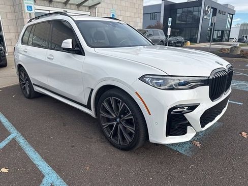 Used 2022 BMW X7 M50i w/ Executive Package image 1