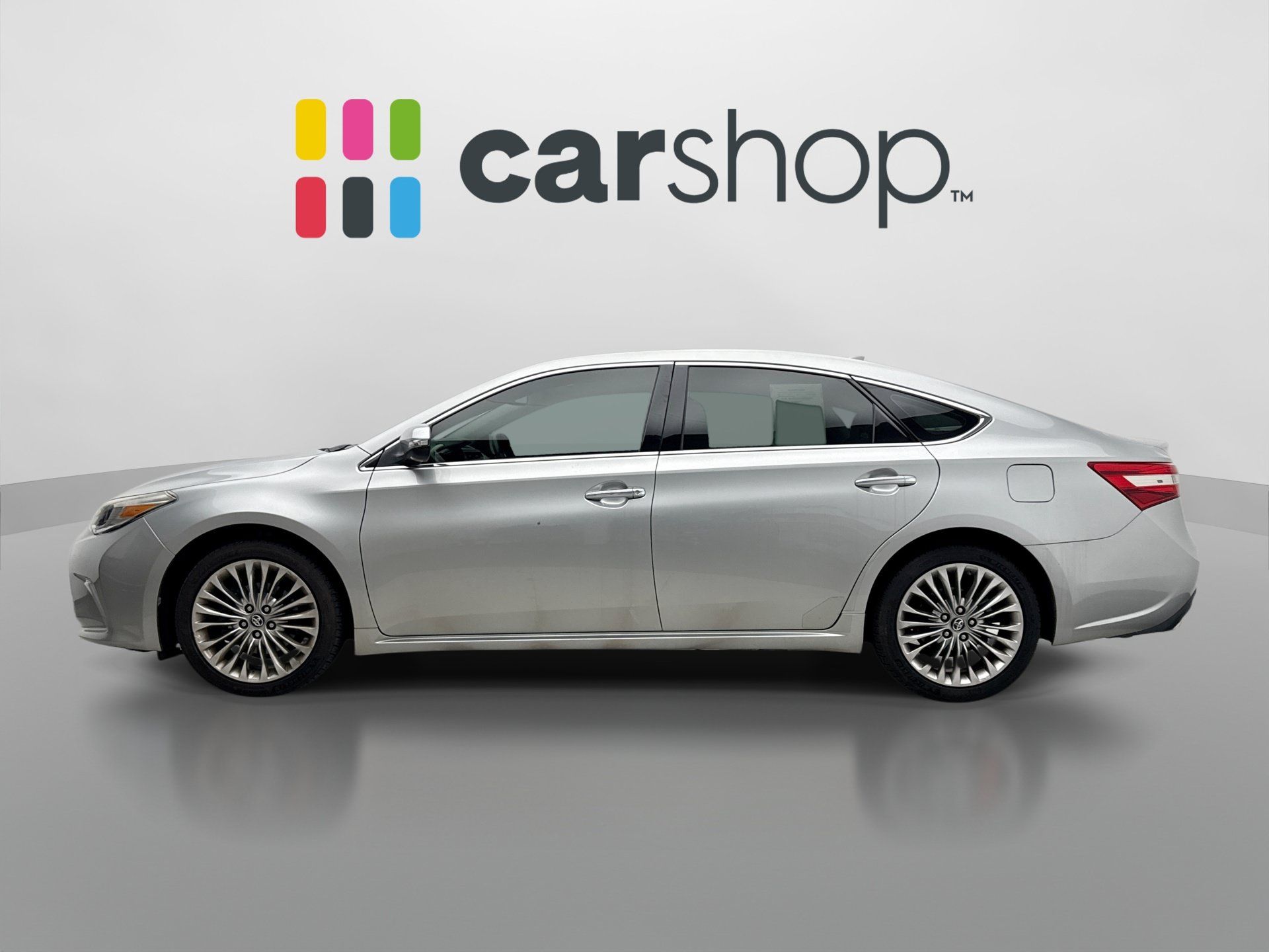 Used 2017 Toyota Avalon Limited FWD image 2