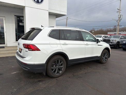 Used 2024 Volkswagen Tiguan SE image 4