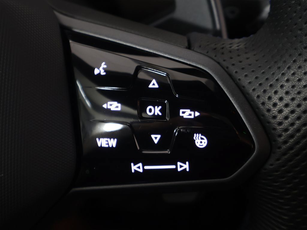 Used 2024 Volkswagen Golf R AWD/4WD image 49