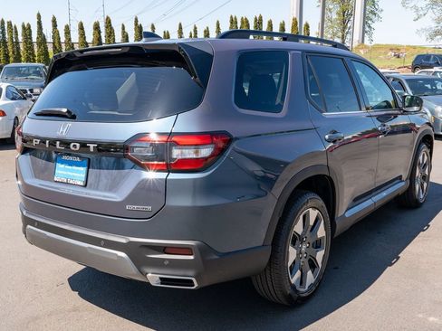 New 2026 Honda Pilot Touring image 6