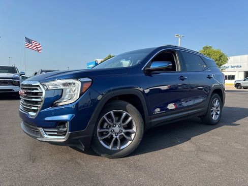 Used 2023 GMC Terrain SLT w/ Infotainment Package II AWD/4WD image 1
