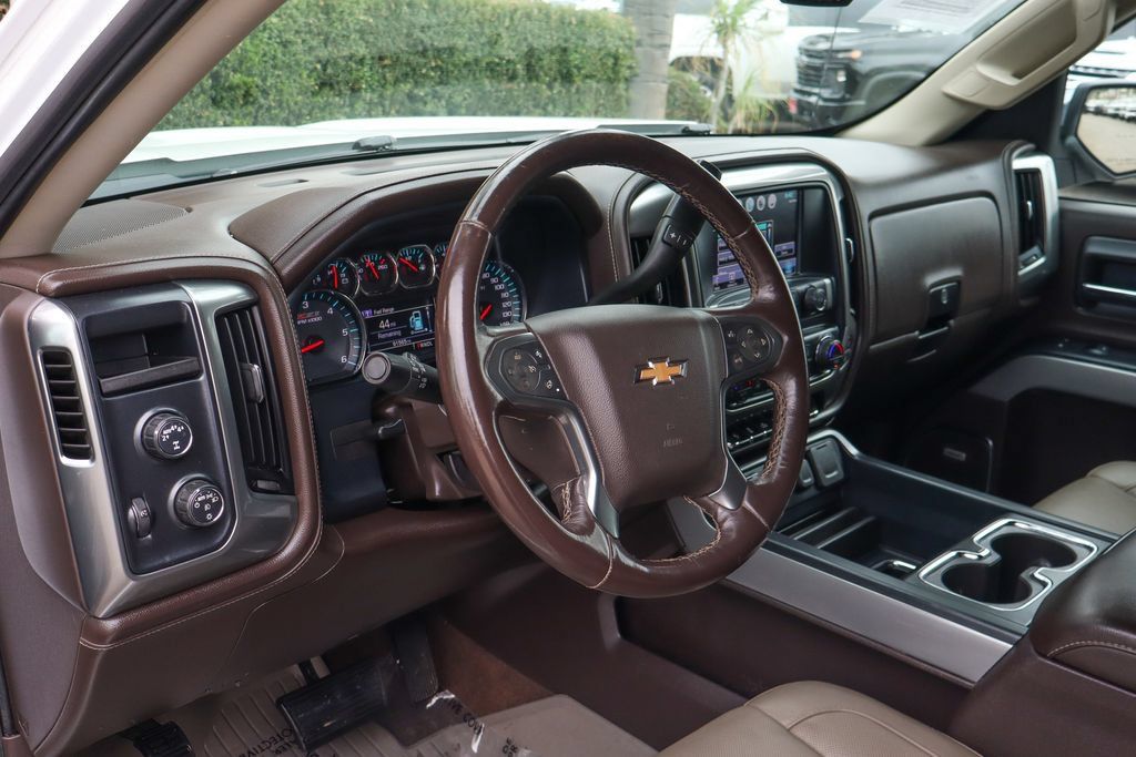 Used 2018 Chevrolet Silverado 1500 LTZ Z71 w/ LTZ Plus Package AWD/4WD image 23