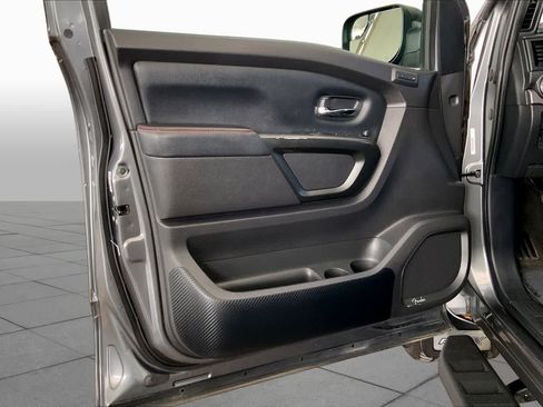 Used 2021 Nissan Titan PRO-4X w/ Pro-4x Convenience Package AWD/4WD image 22