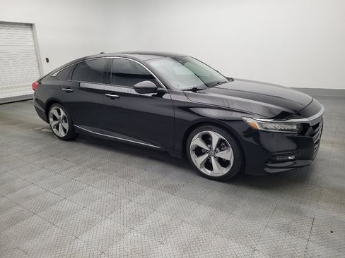 Used 2018 Honda Accord Touring image 11